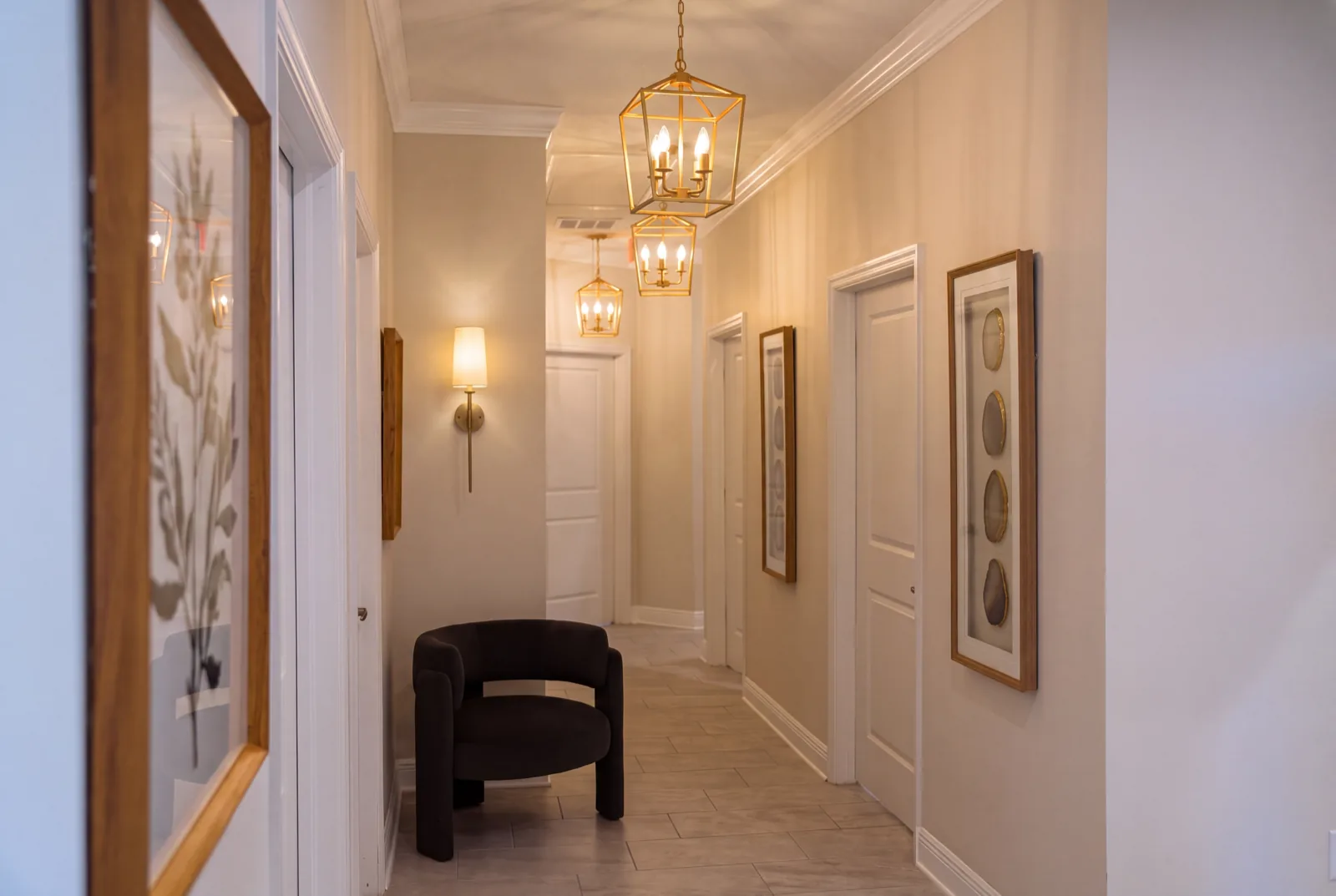 Corridor to the treatment rooms