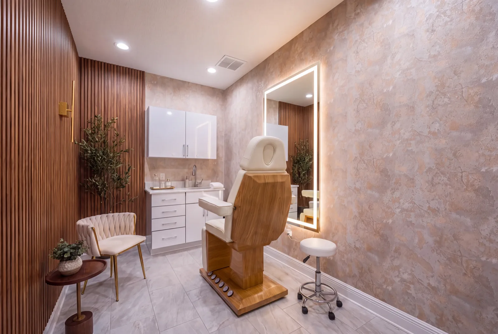 Treatment room at Hair Transplant Design in Tampa where follow-up visits take place