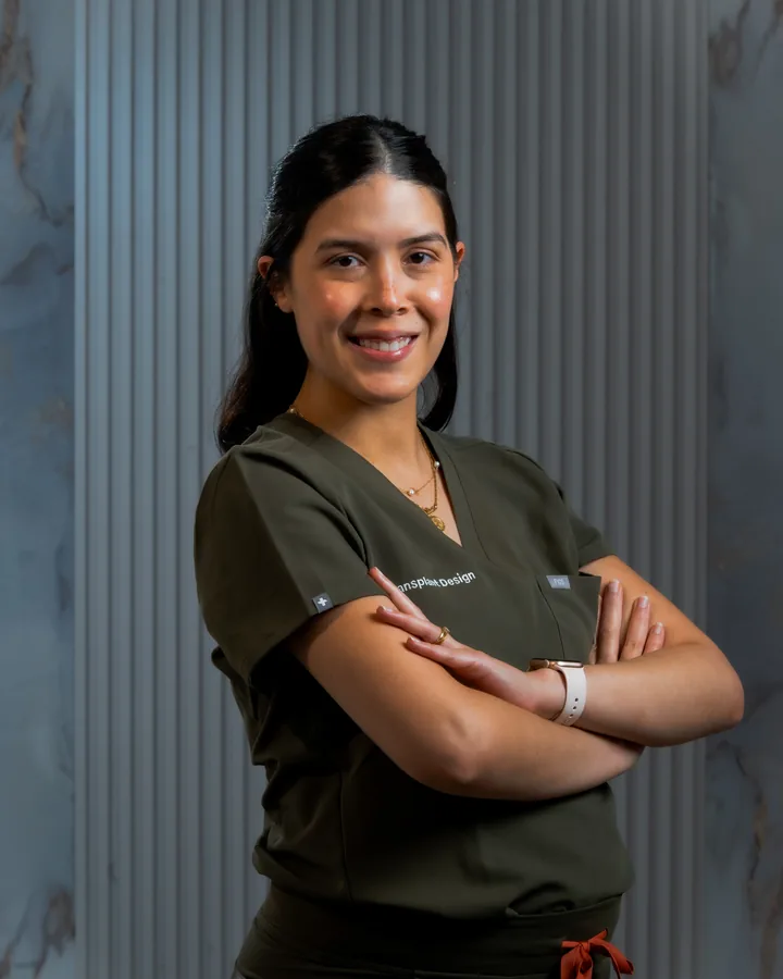 Yraydee Urbano, asistente médico clínico, en Hair Transplant Design